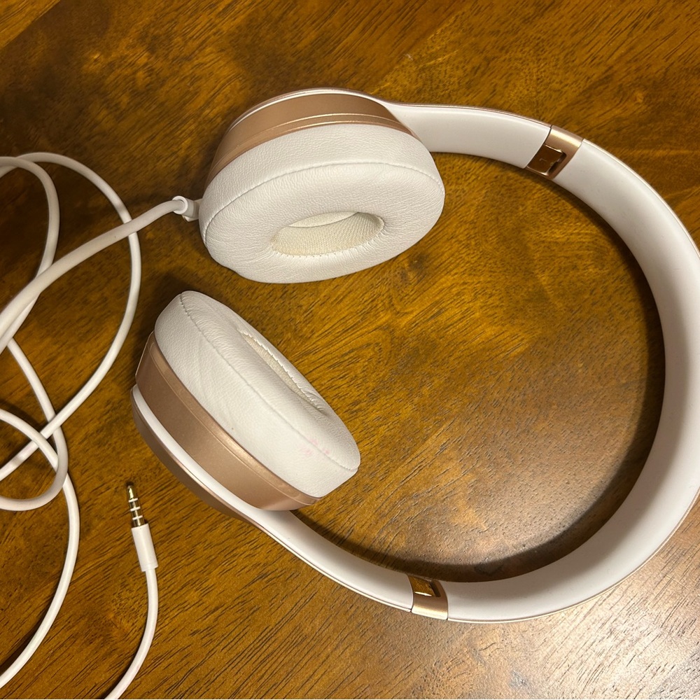 Wireless Beats Headphones (with optional cord, case included)